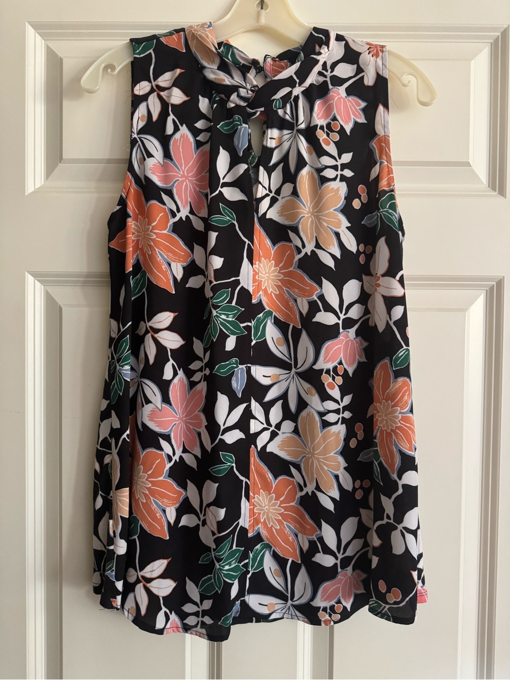 Loft Sleeveless Floral Twist Mock Neck Blouse Black/Peach/White Flowers size S